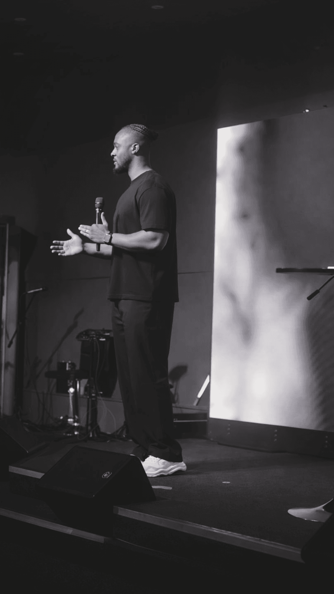 Michael Yahweh speaking on stage
